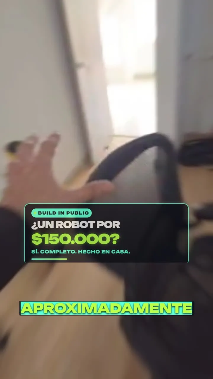 Robot de cartón hecho con materiales de bajo costo